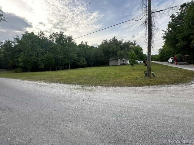 220 N Staff Point, Inverness, FL 34450