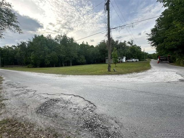 220 N Staff Point, Inverness, FL 34450