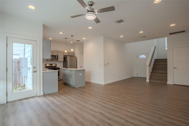12500 Lamppost LN 16, Austin, TX 78727