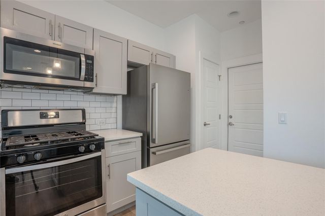 12500 Lamppost LN 16, Austin, TX 78727