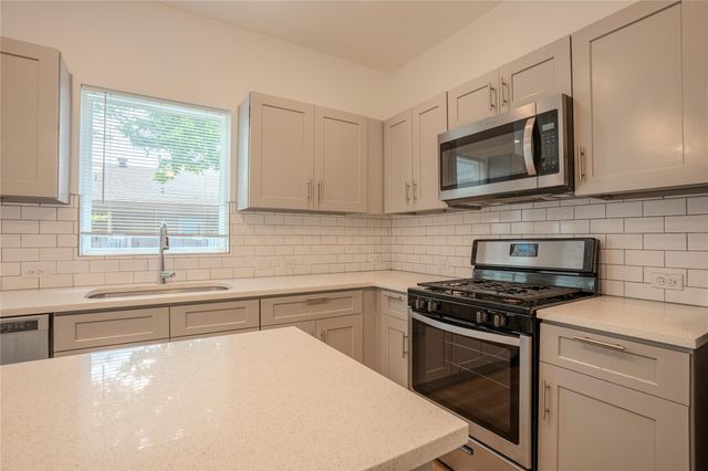 12500 Lamppost LN 16, Austin, TX 78727