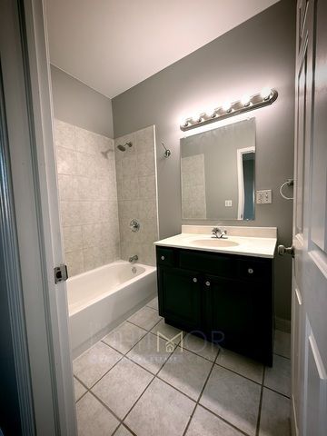 1108 E Marquette Road 207, Chicago, IL 60637