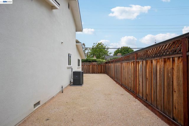 5169 Lillian Ct, Livermore, CA 94550