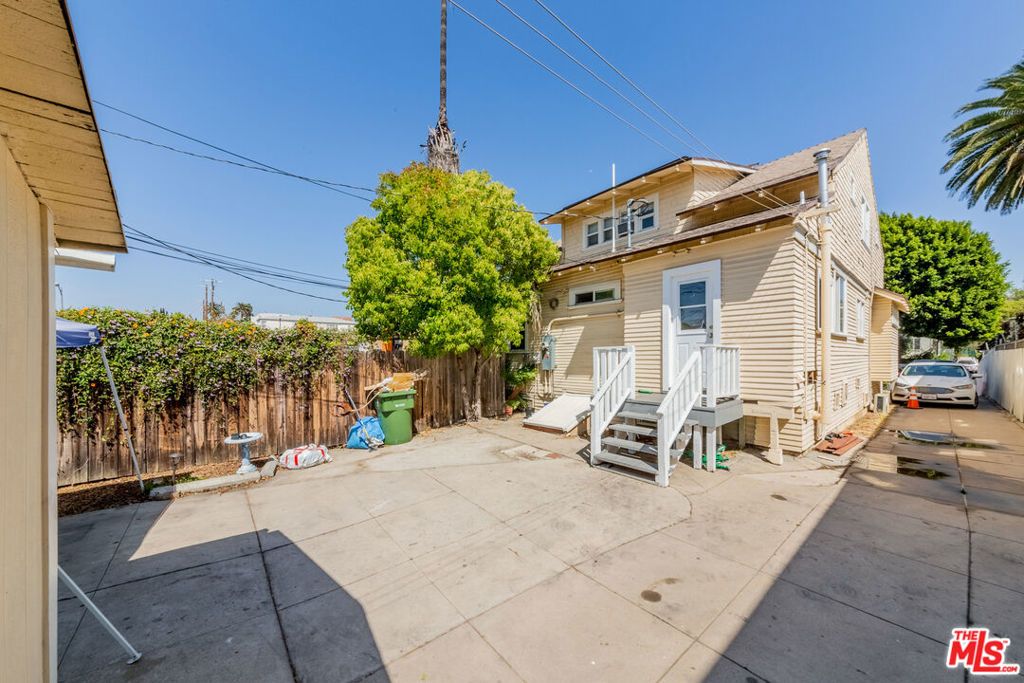 Image 23 of property listing at 107 S Rampart Boulevard, Los Angeles, CA 90057