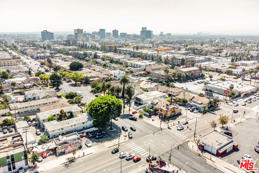 Image 26 of property listing at 107 S Rampart Boulevard, Los Angeles, CA 90057