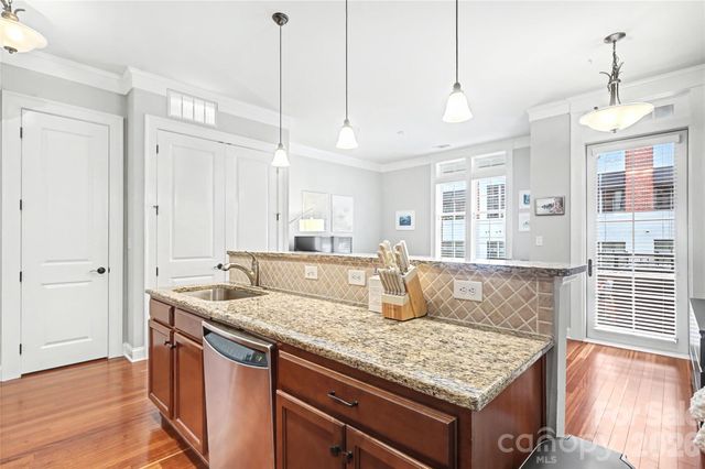 2810 Selwyn Avenue 114, Charlotte, NC 28209