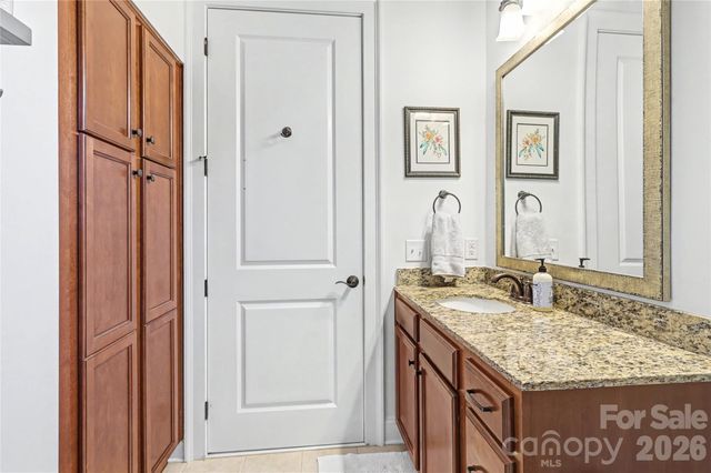 2810 Selwyn Avenue 114, Charlotte, NC 28209