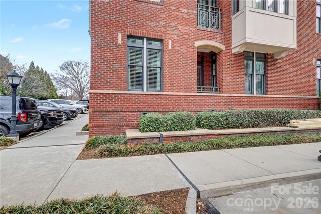 2810 Selwyn Avenue 114, Charlotte, NC 28209