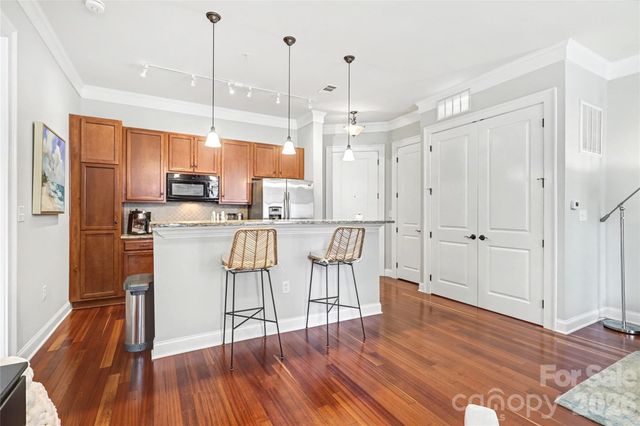 2810 Selwyn Avenue 114, Charlotte, NC 28209