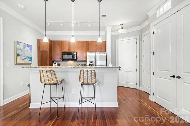 2810 Selwyn Avenue 114, Charlotte, NC 28209