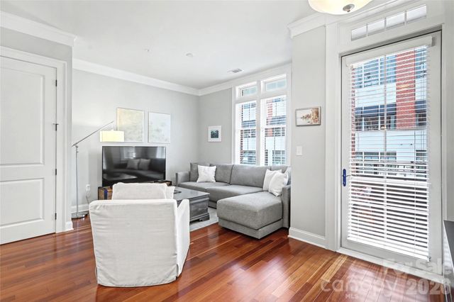 2810 Selwyn Avenue 114, Charlotte, NC 28209