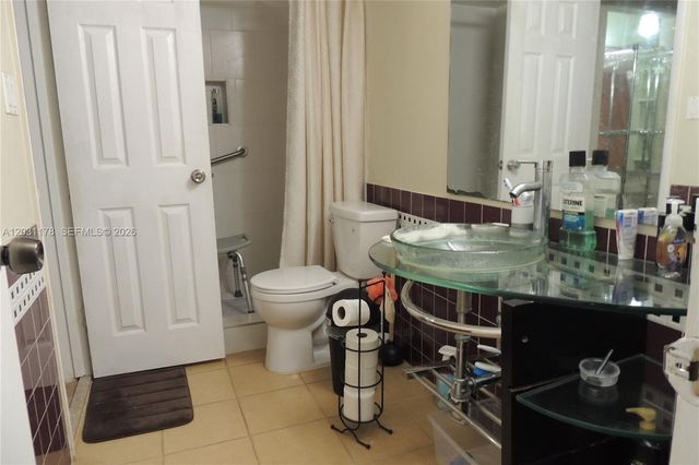 4880 NW 22nd St 107, Lauderhill, FL 33313