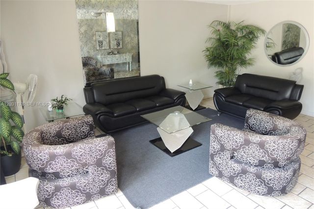 4880 NW 22nd St 107, Lauderhill, FL 33313