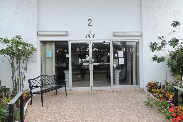 4880 NW 22nd St 107, Lauderhill, FL 33313