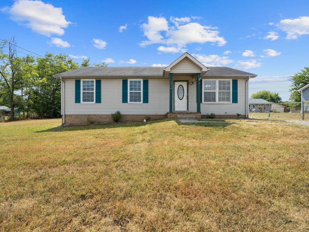 900 Garrettsburg Rd, Clarksville, TN 37042