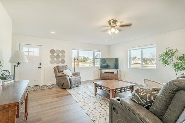 912 OREGON PARKS Avenue, Oregon, WI 53575