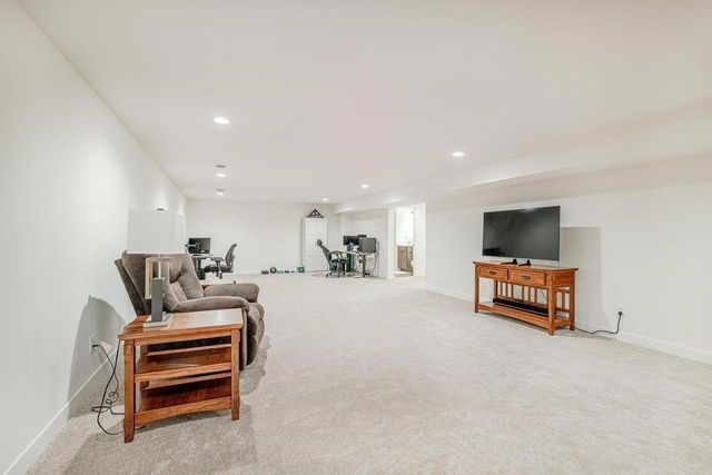 912 OREGON PARKS Avenue, Oregon, WI 53575