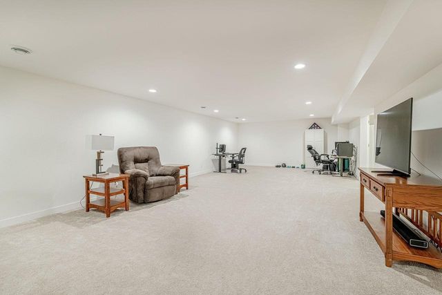 912 OREGON PARKS Avenue, Oregon, WI 53575