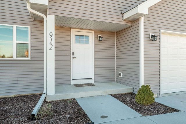 912 OREGON PARKS Avenue, Oregon, WI 53575