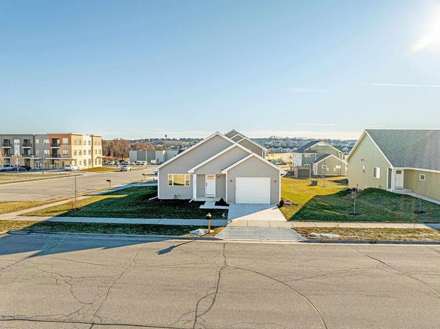 912 OREGON PARKS Avenue, Oregon, WI 53575