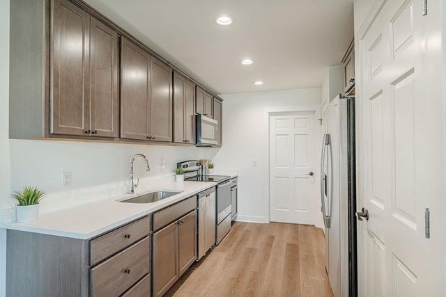 912 OREGON PARKS Avenue, Oregon, WI 53575