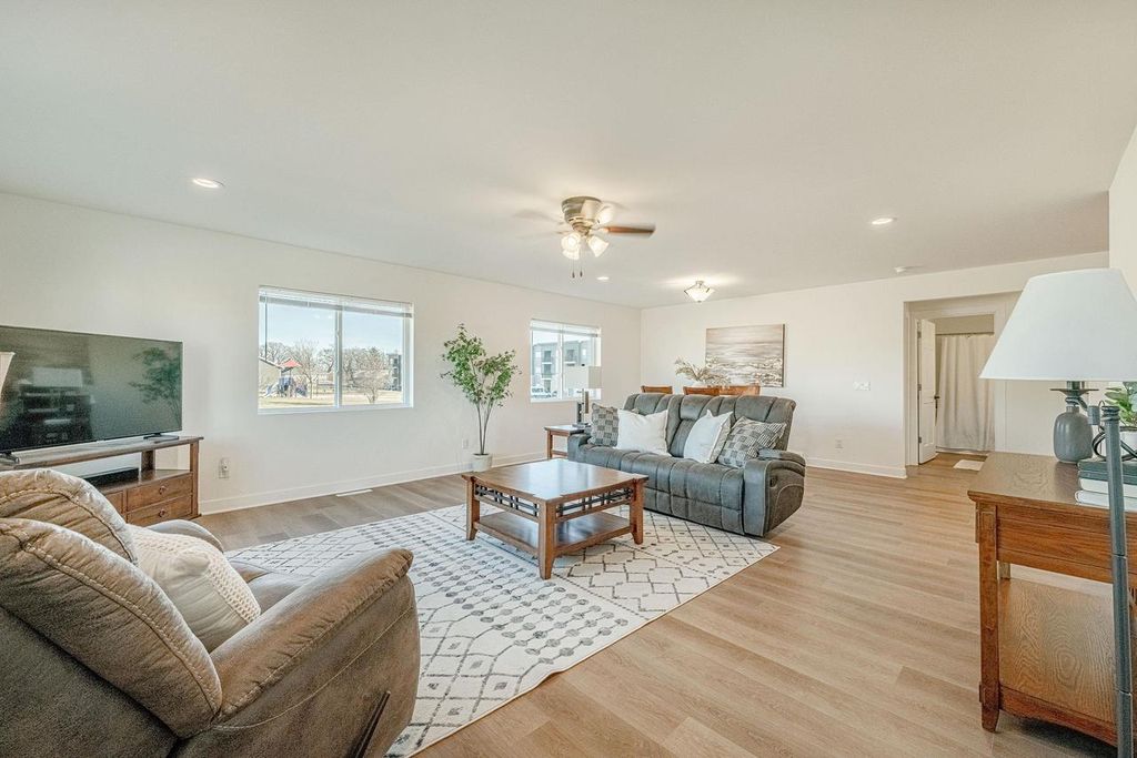 912 OREGON PARKS Avenue, Oregon, WI 53575