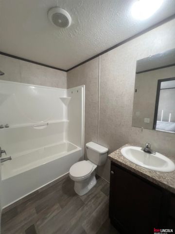 205 W Treehaven Drive, Lincoln, NE 68521