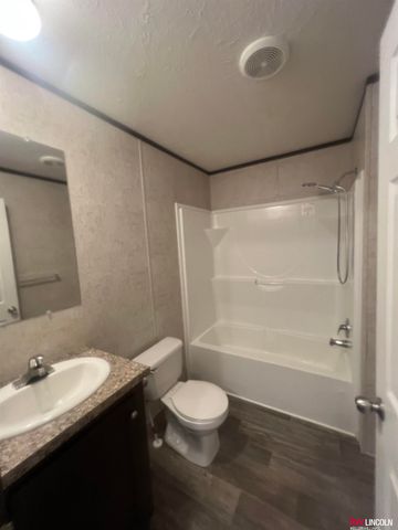 205 W Treehaven Drive, Lincoln, NE 68521