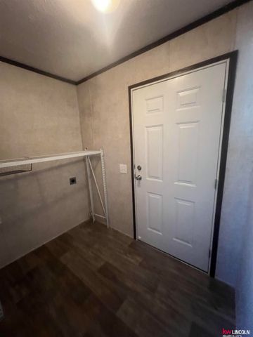 205 W Treehaven Drive, Lincoln, NE 68521