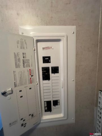 205 W Treehaven Drive, Lincoln, NE 68521