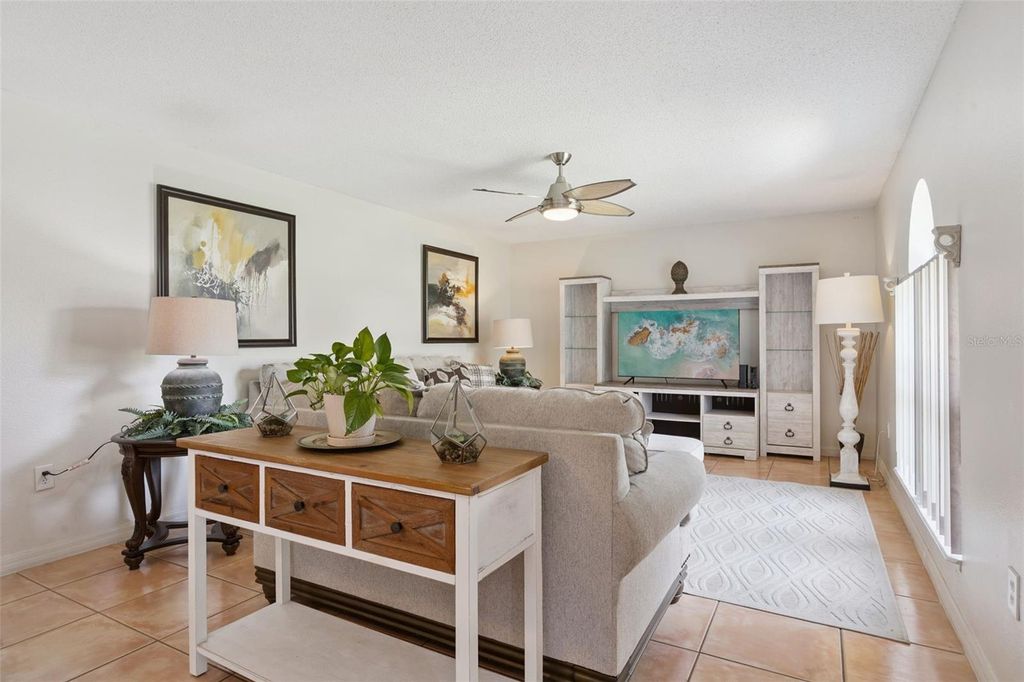 Image 4 of property listing at 670 BROWN BEAR COURT, St Cloud, FL 34772
