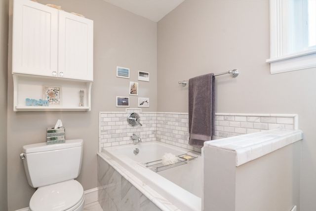 39 Fort Hill Terrace, Northampton, MA 01060