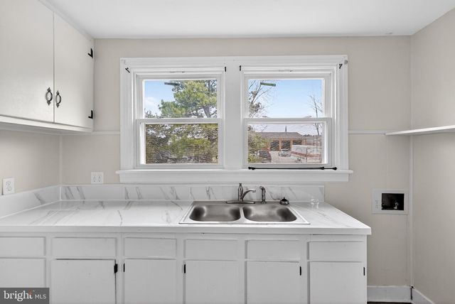 101 LYDE AVE, Louisa, VA 23093