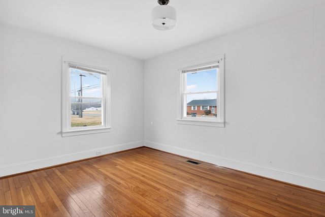 101 LYDE AVE, Louisa, VA 23093