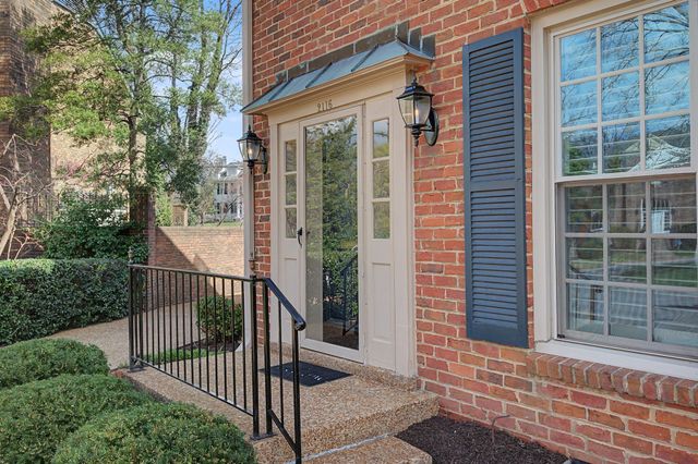 2116 Golf Club Ln, Nashville, TN 37215