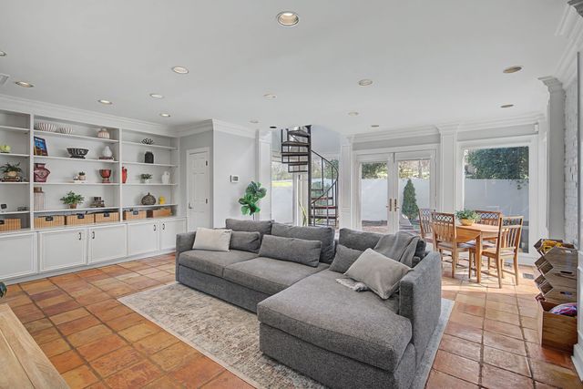 2116 Golf Club Ln, Nashville, TN 37215