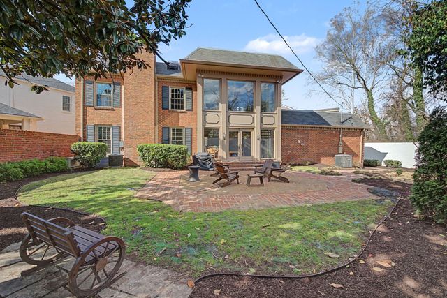 2116 Golf Club Ln, Nashville, TN 37215