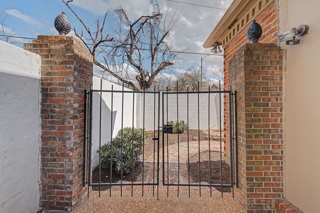 2116 Golf Club Ln, Nashville, TN 37215