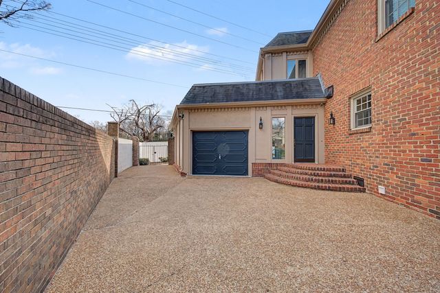 2116 Golf Club Ln, Nashville, TN 37215