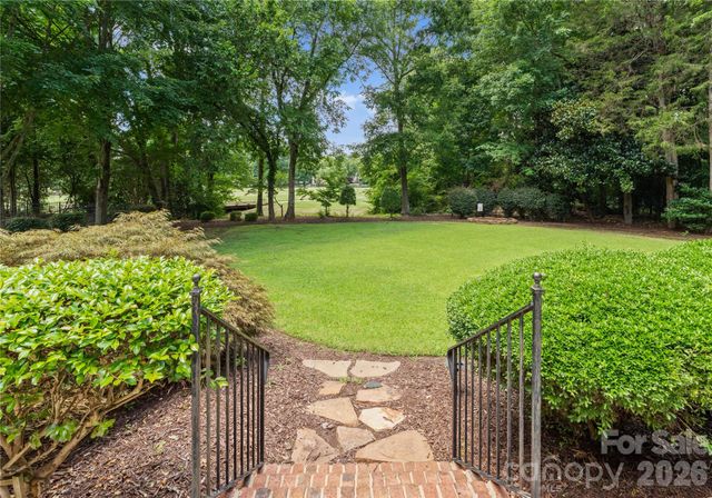11924 Shoal Creek Court, Charlotte, NC 28277