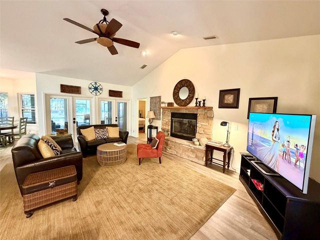1043 SE COUNTY ROAD 21B, Melrose, FL 32666
