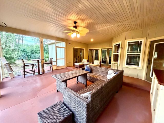 1043 SE COUNTY ROAD 21B, Melrose, FL 32666