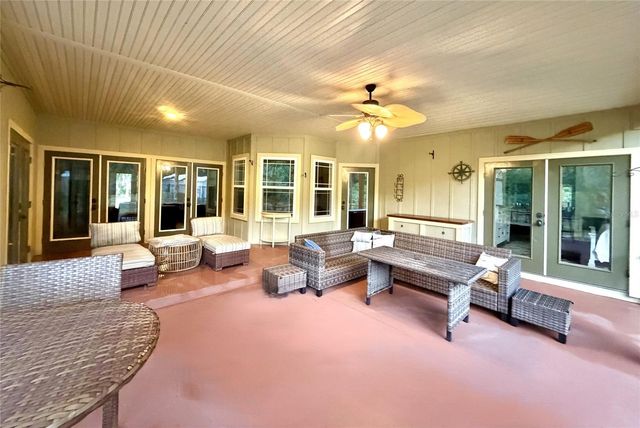 1043 SE COUNTY ROAD 21B, Melrose, FL 32666