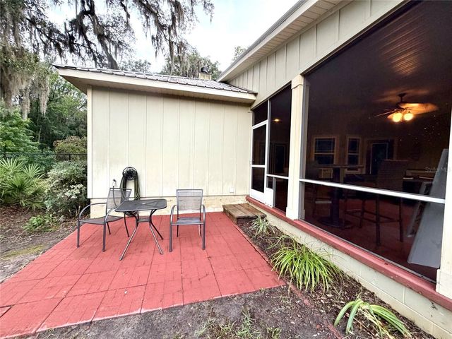 1043 SE COUNTY ROAD 21B, Melrose, FL 32666