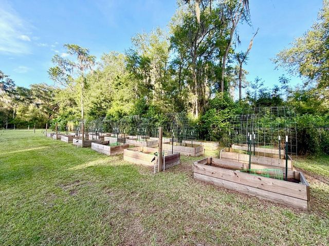 1043 SE COUNTY ROAD 21B, Melrose, FL 32666