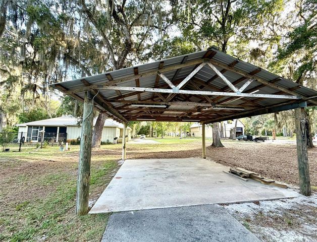 1043 SE COUNTY ROAD 21B, Melrose, FL 32666