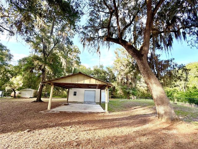 1043 SE COUNTY ROAD 21B, Melrose, FL 32666