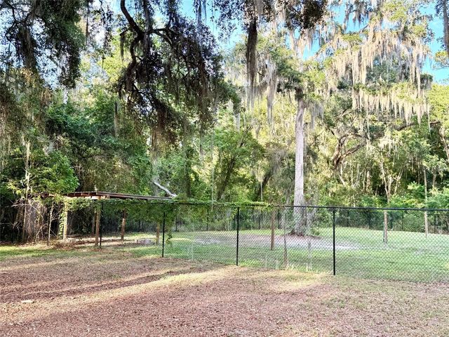 1043 SE COUNTY ROAD 21B, Melrose, FL 32666