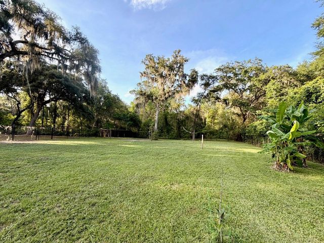 1043 SE COUNTY ROAD 21B, Melrose, FL 32666