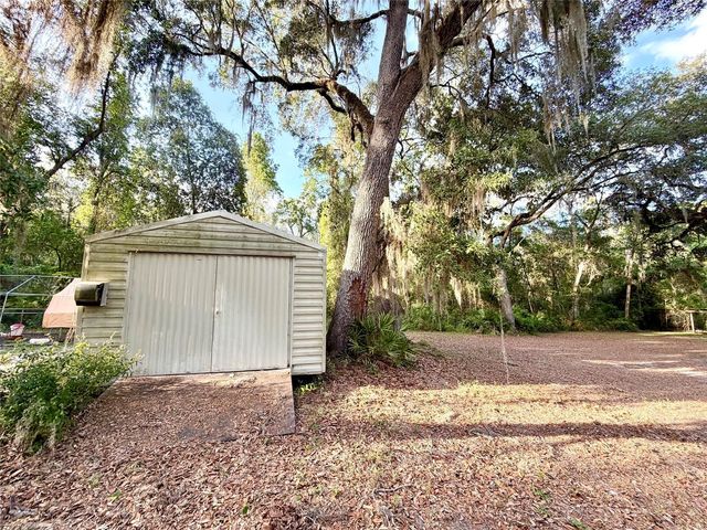 1043 SE COUNTY ROAD 21B, Melrose, FL 32666